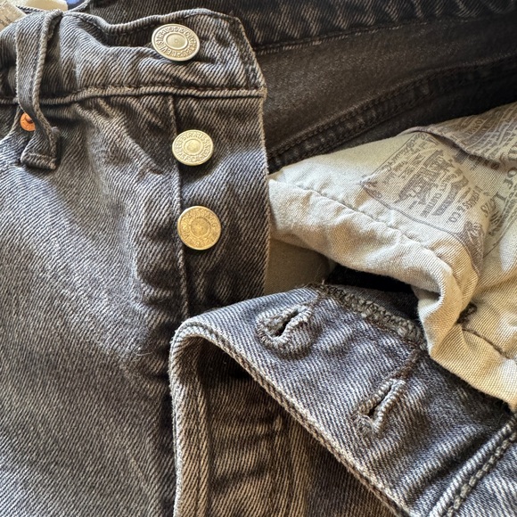 Levi's Premium 501 Washed Black Button Fly Distressed Skinny Jeans 26/28 - Picture 12 of 15